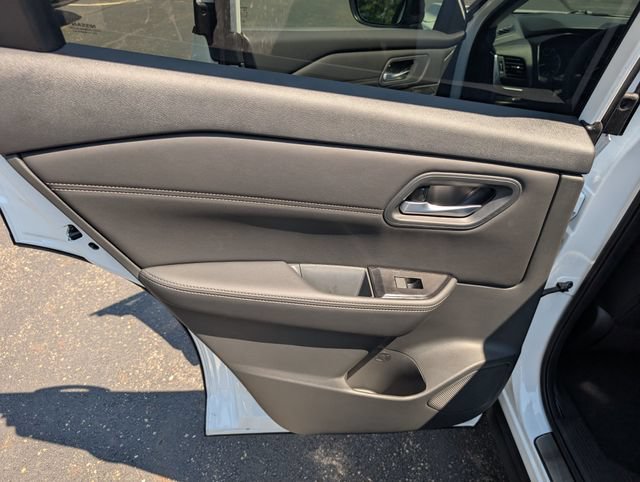New 2026 Nissan Rogue Dark Armor AWD/4WD image 11