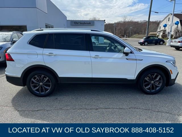Used 2023 Volkswagen Tiguan SE w/ Panoramic Sunroof Package image 4