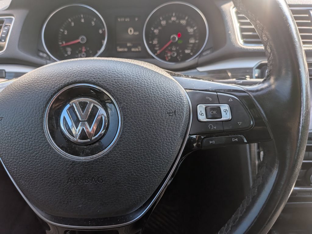 Used 2017 Volkswagen Passat 1.8T SE FWD image 12