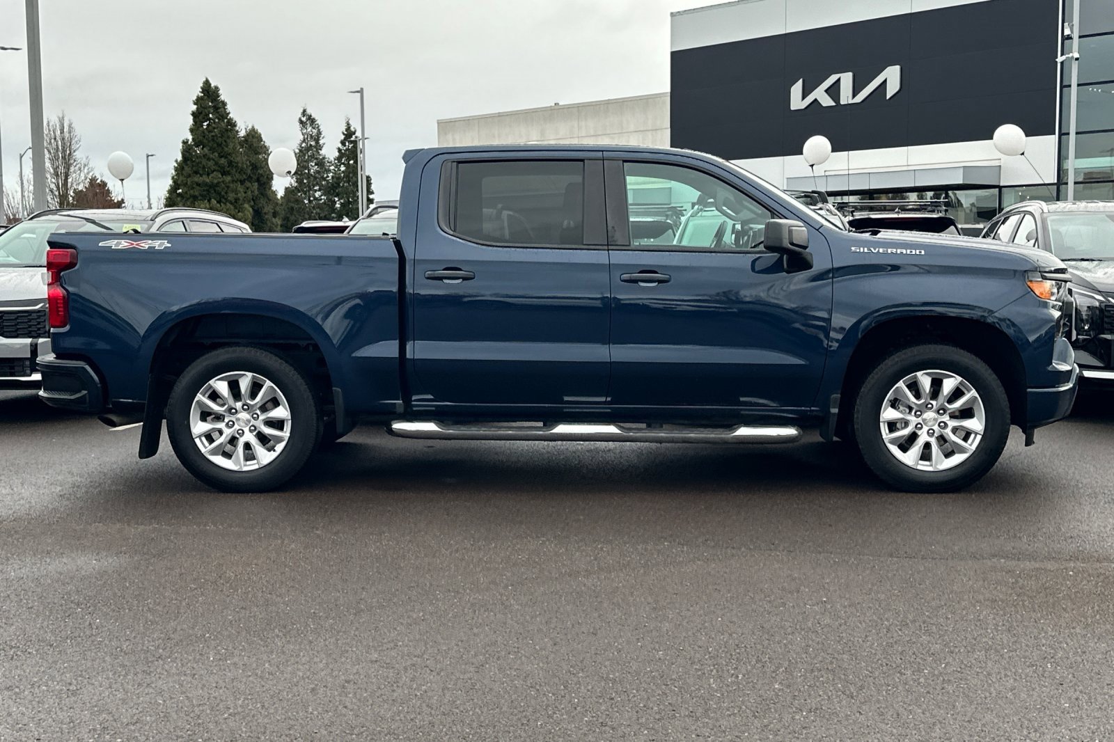 Used 2022 Chevrolet Silverado 1500 Custom image 3