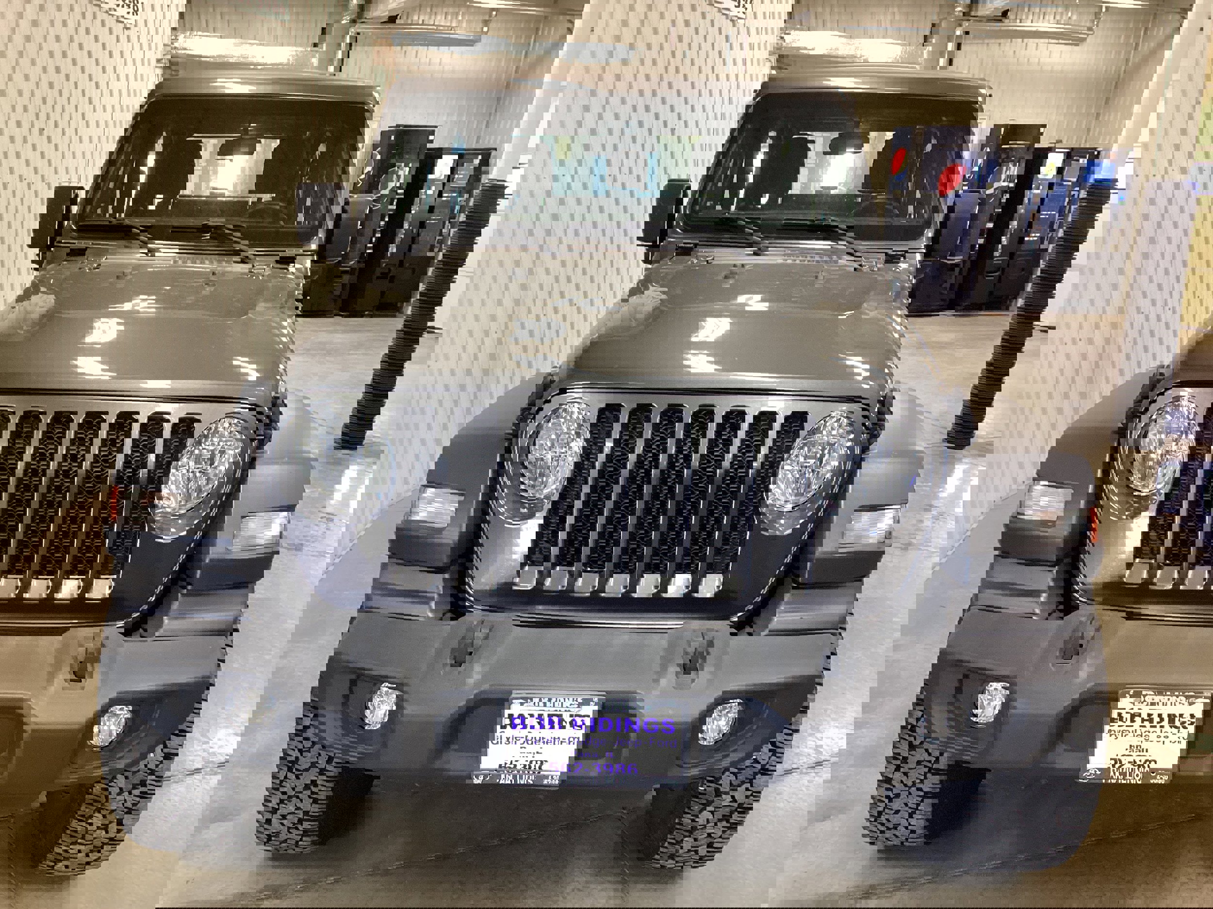 Used 2018 Jeep Wrangler Sport image 8
