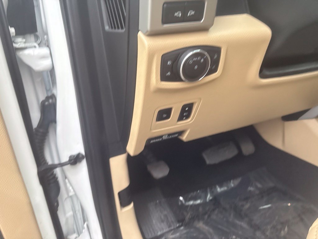 Used 2020 Ford F350 Lariat w/ Lariat Ultimate Package AWD/4WD image 18