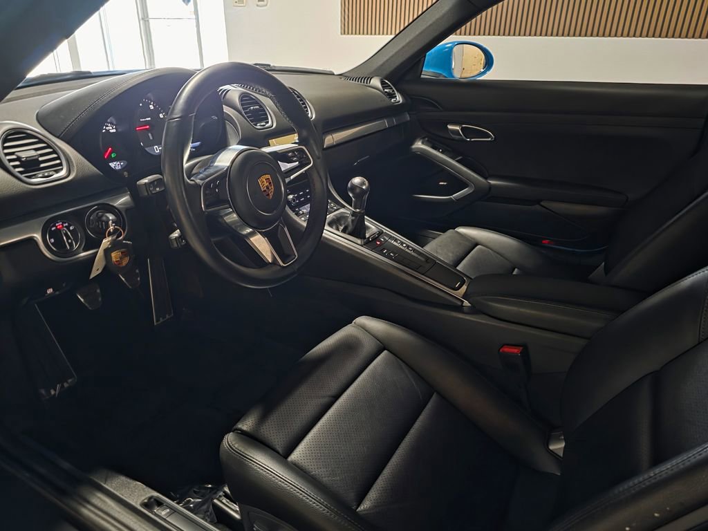 Used 2017 Porsche 718 Cayman S image 12