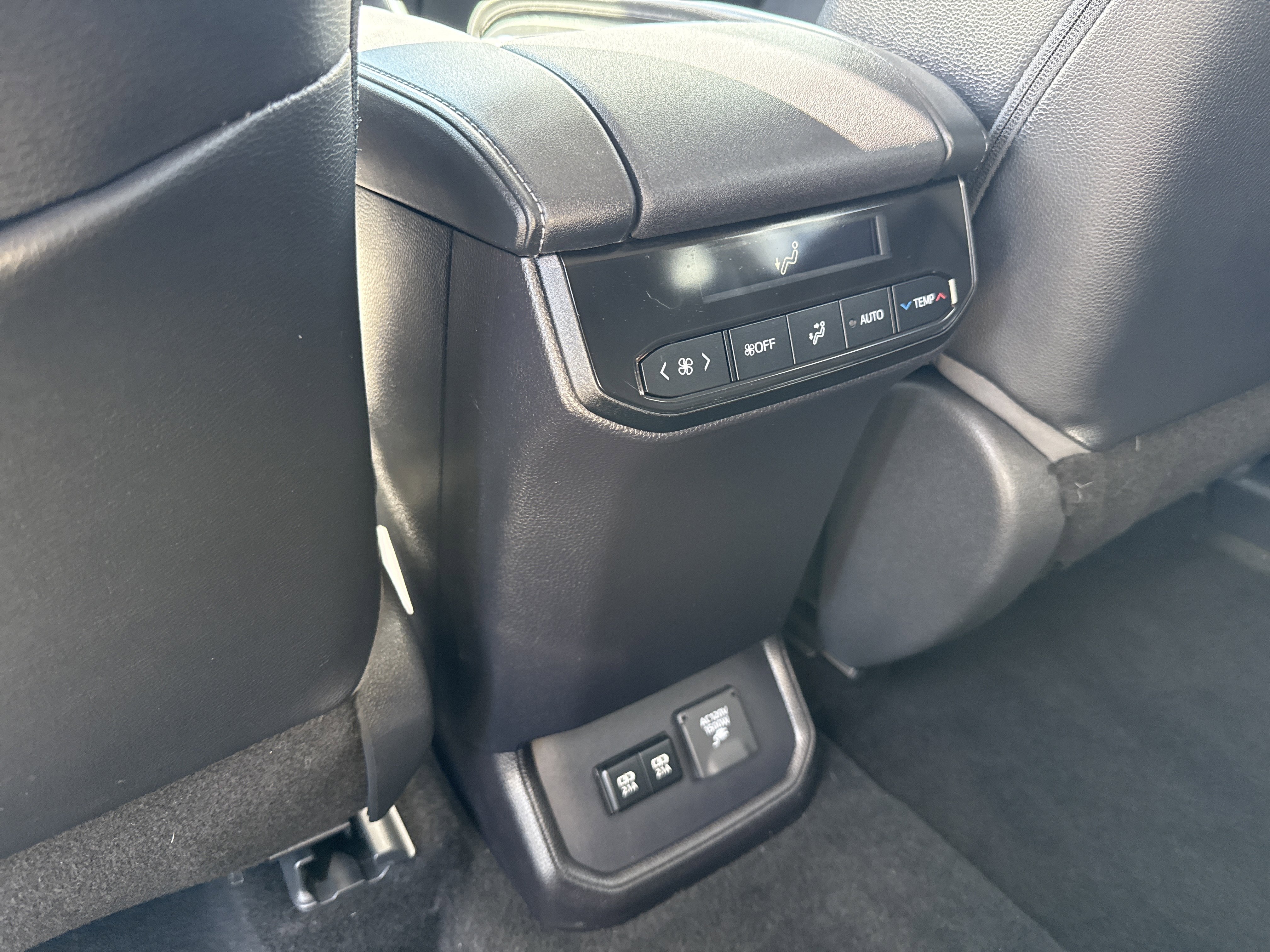 Used 2020 Toyota Highlander Limited image 16