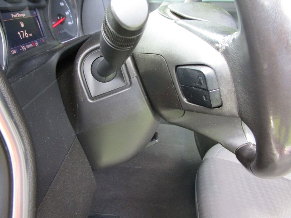 Used 2021 Chevrolet Silverado 1500 LT image 32