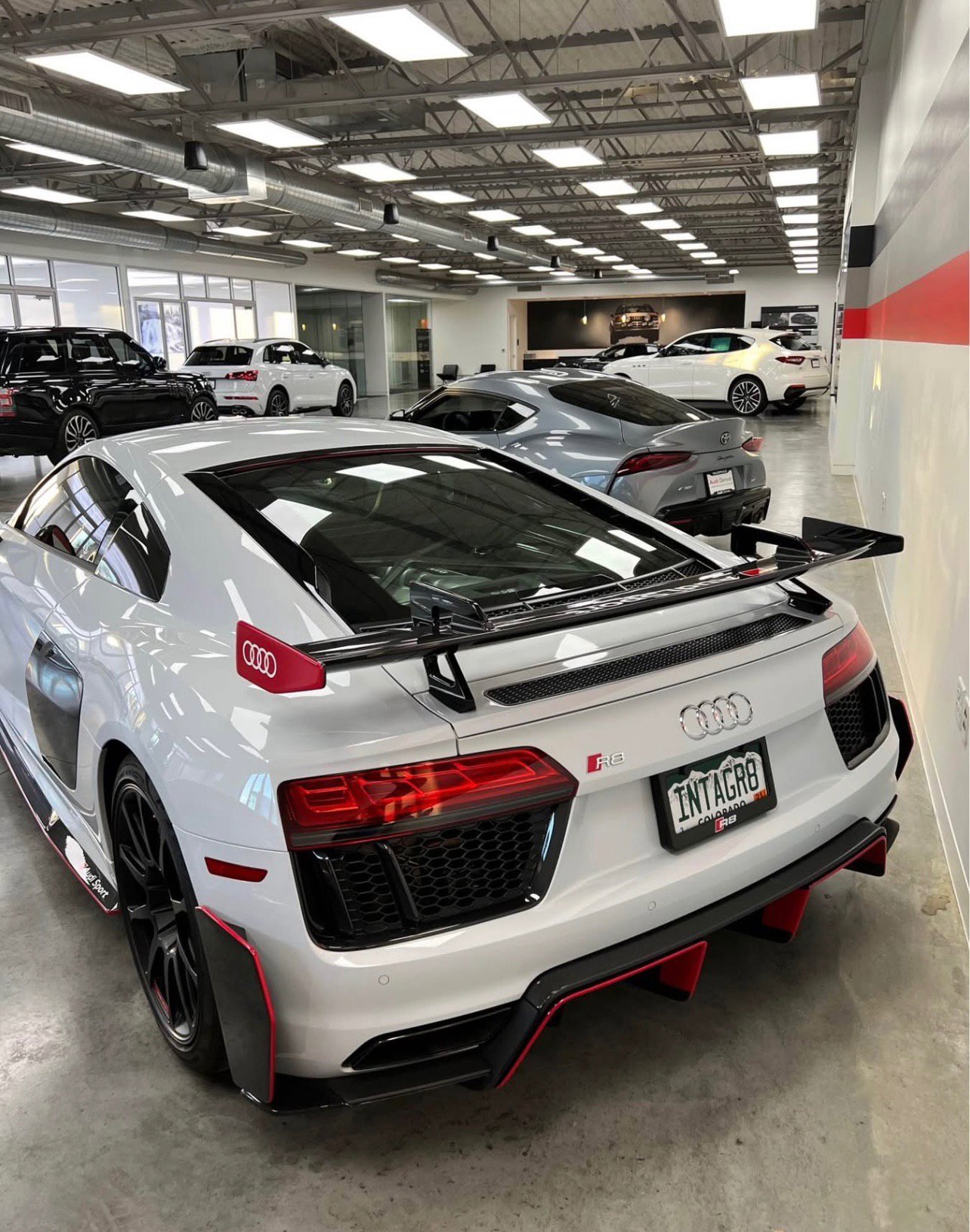 Used 2018 Audi R8 V10 plus w/ Full Leather Package image 14