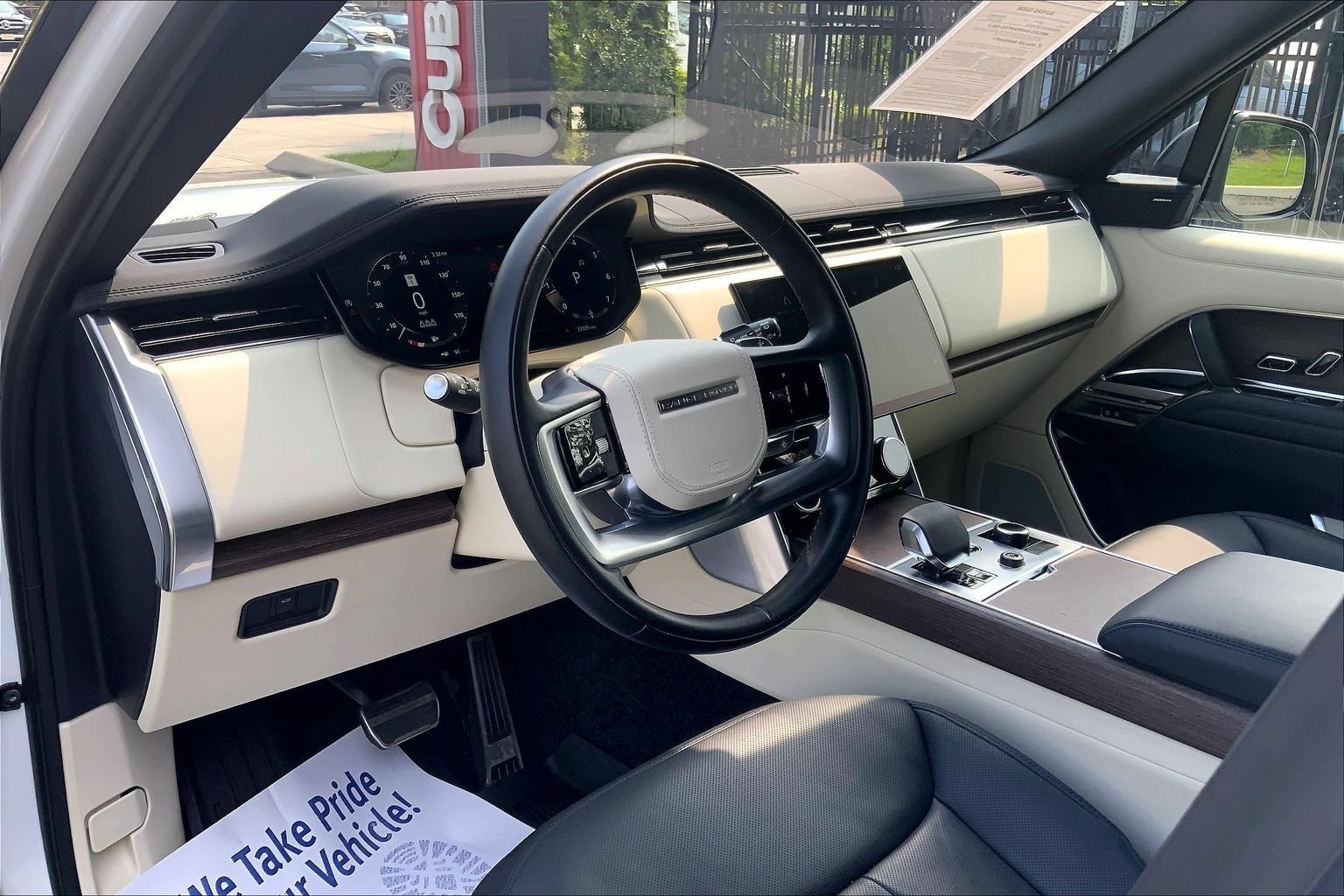 Used 2023 Land Rover Range Rover SE AWD/4WD image 17