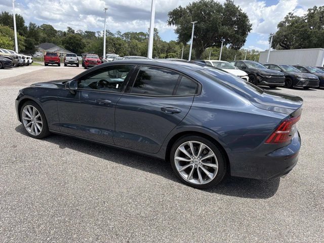 Used 2021 Volvo S60 T5 Momentum w/ Premium Package FWD image 4