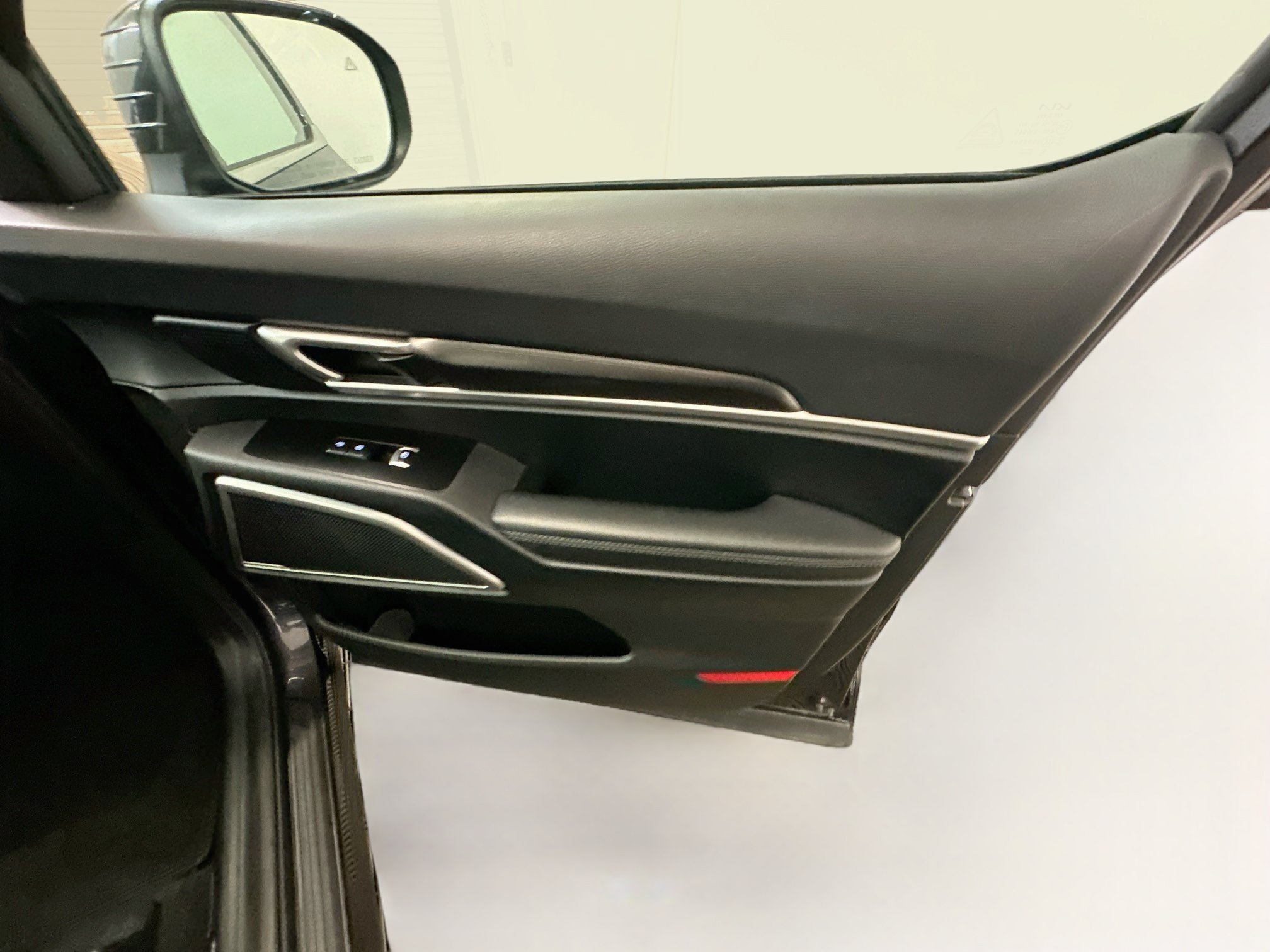 Used 2025 Kia Telluride S AWD/4WD image 35