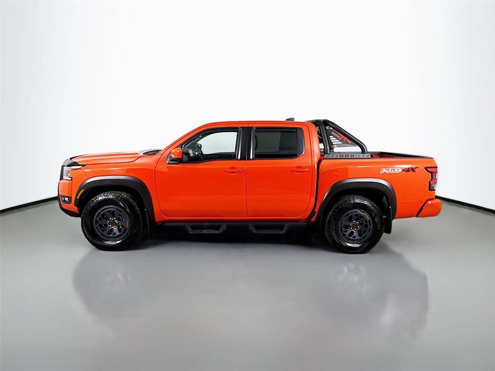 Used 2025 Nissan Frontier PRO-4X image 5