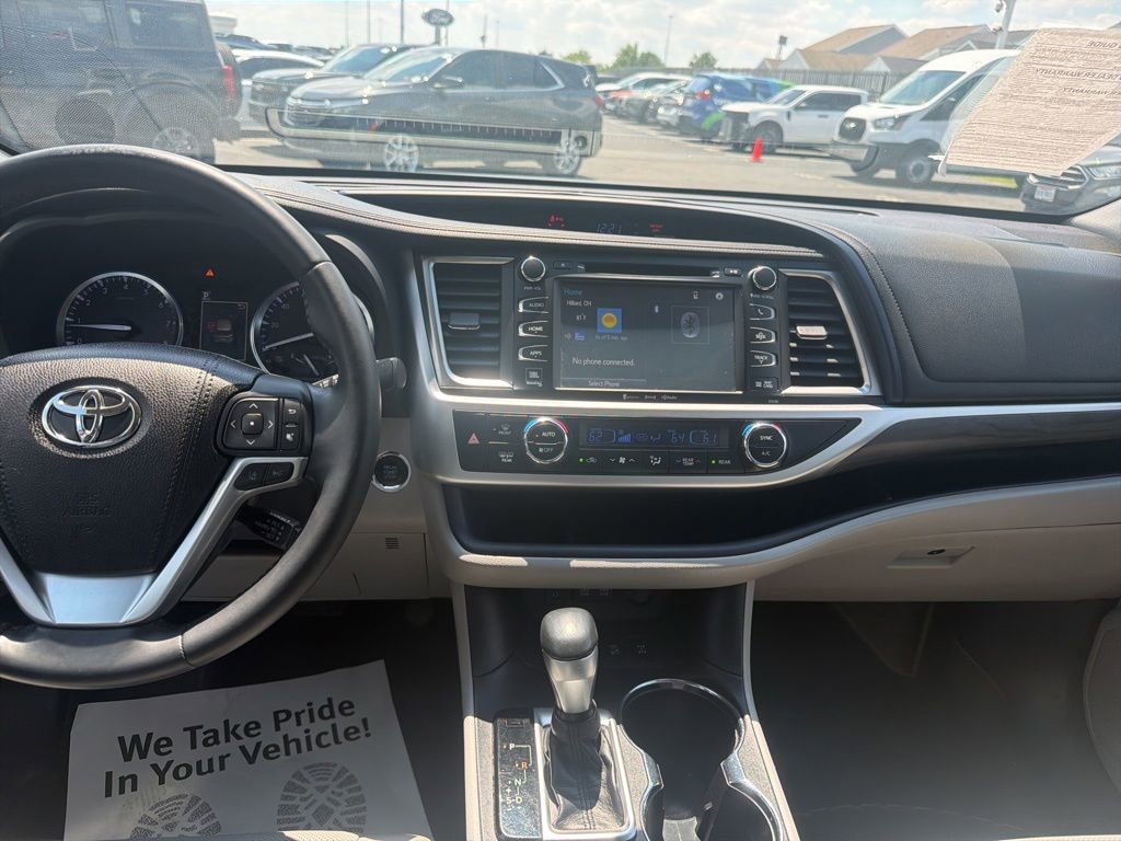 Used 2018 Toyota Highlander Limited AWD/4WD image 16