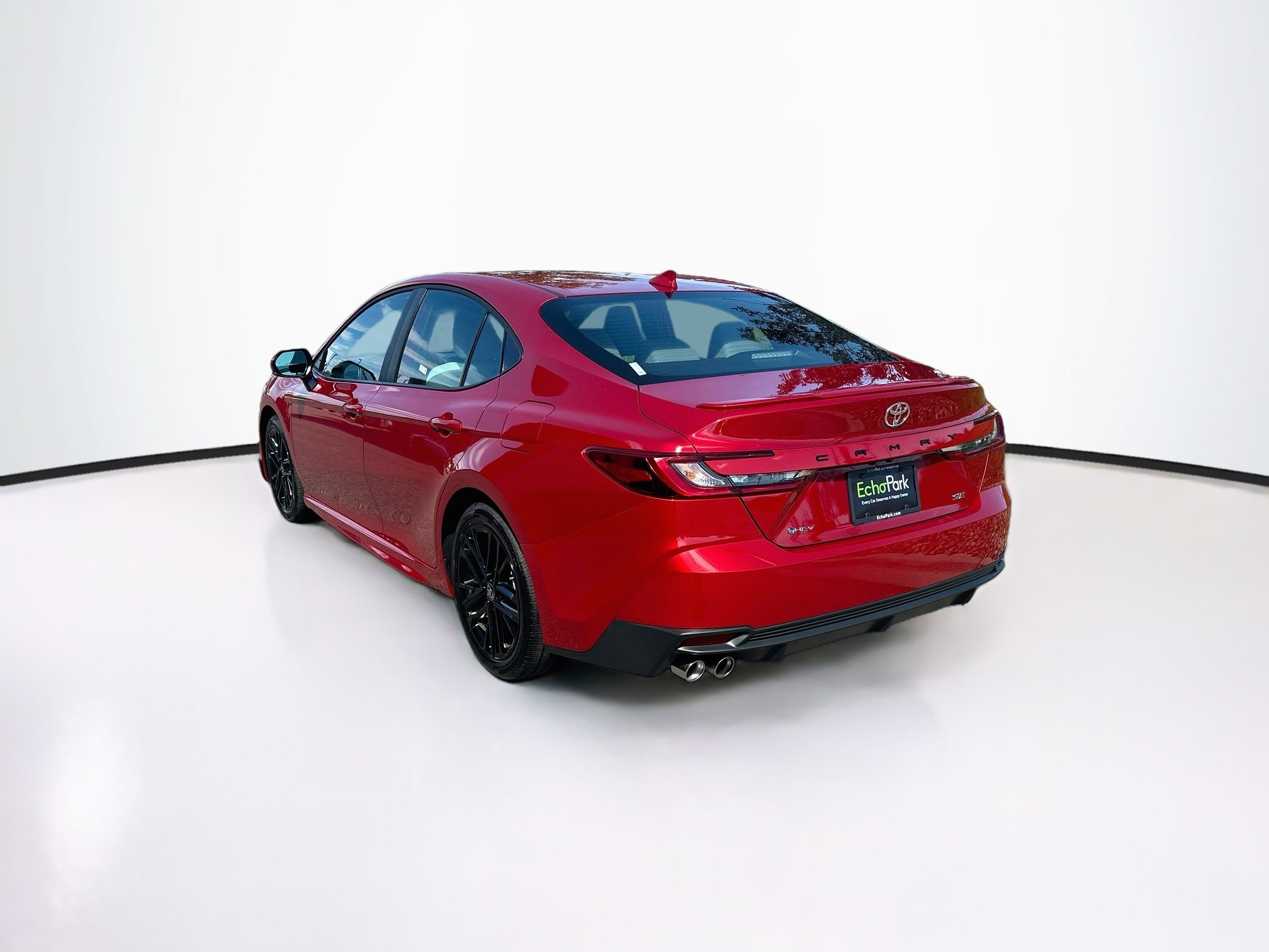 Used 2026 Toyota Camry SE FWD image 5
