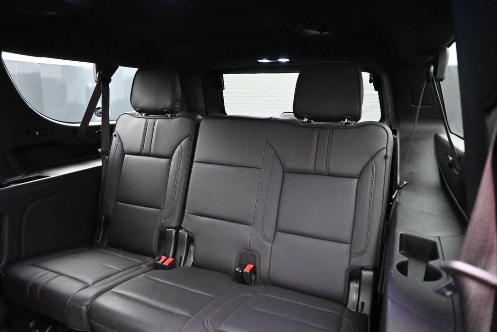 Used 2022 Chevrolet Suburban RST w/ Luxury Package AWD/4WD image 28
