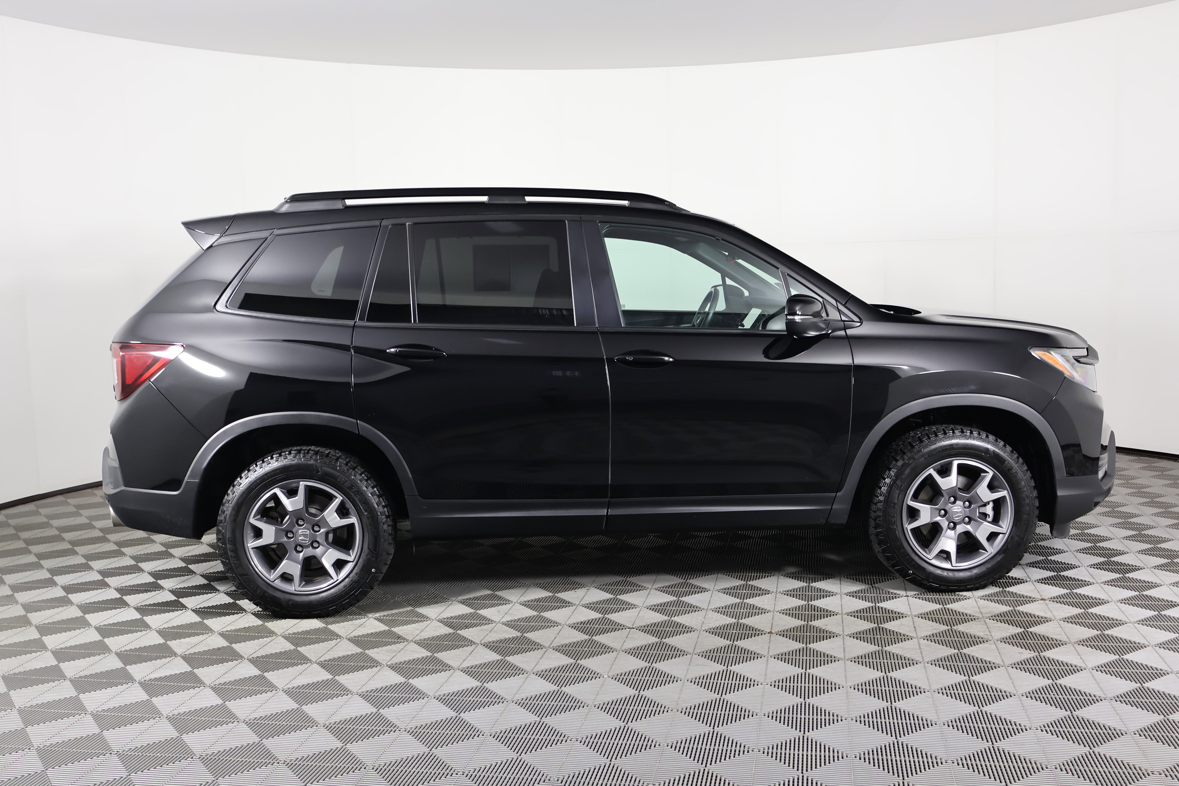 Certified 2022 Honda Passport TrailSport image 5