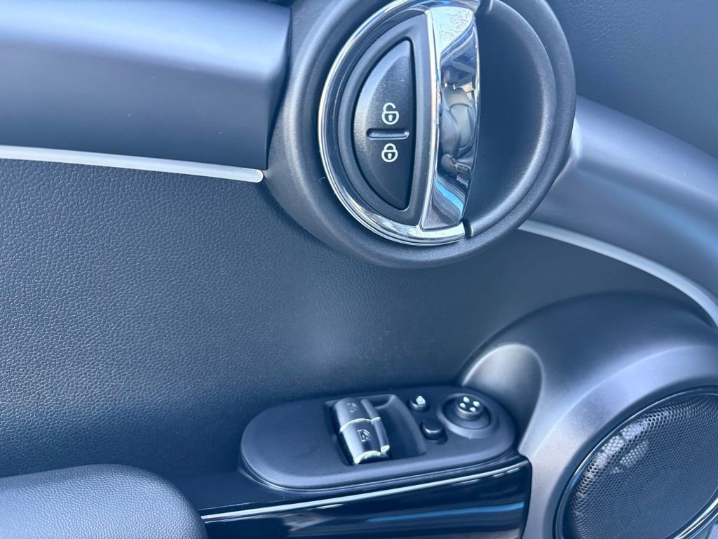 Used 2024 MINI Cooper SE image 21