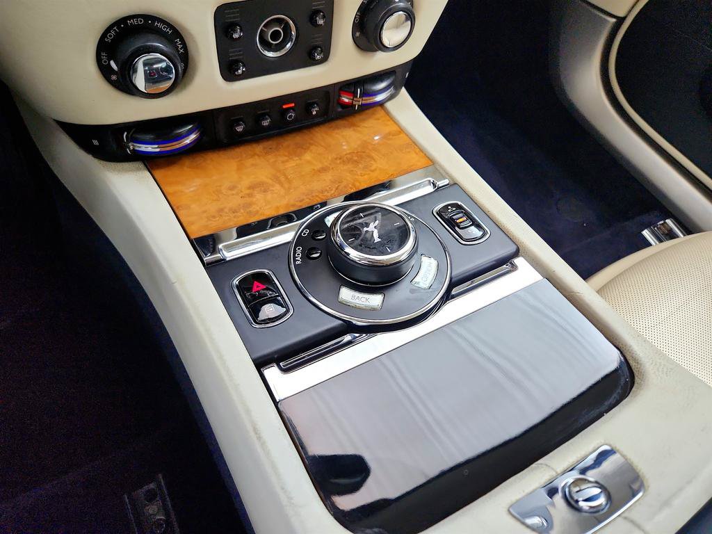 Used 2014 Rolls-Royce Wraith RWD image 18