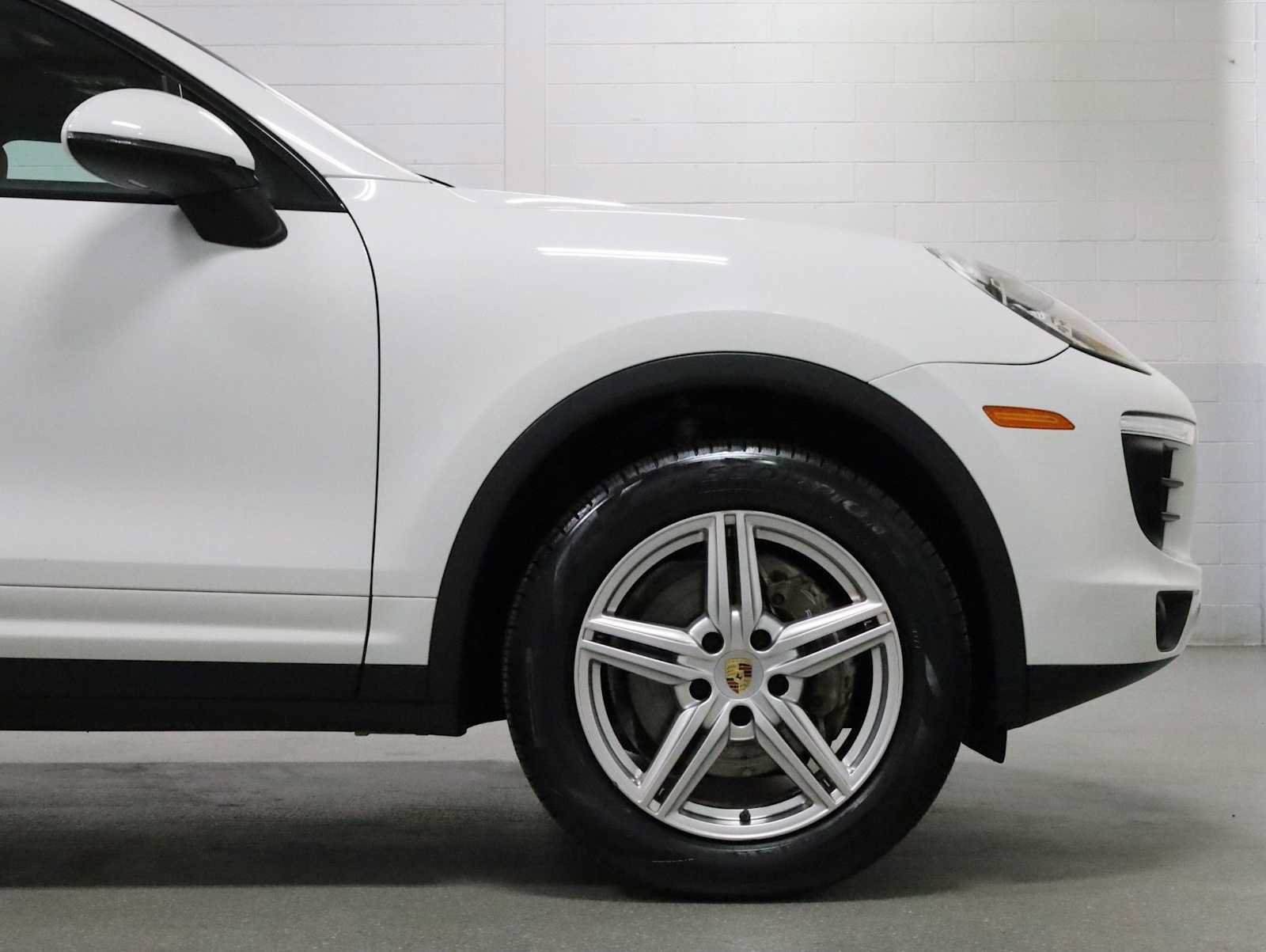 Used 2016 Porsche Cayenne AWD/4WD image 11