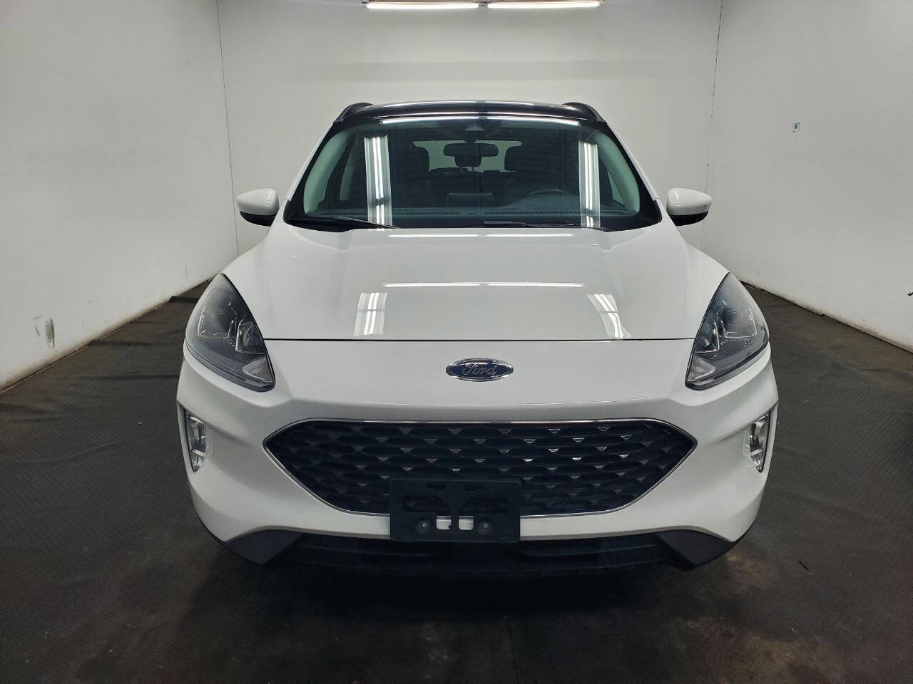 Used 2022 Ford Escape SEL w/ Technology Package image 2