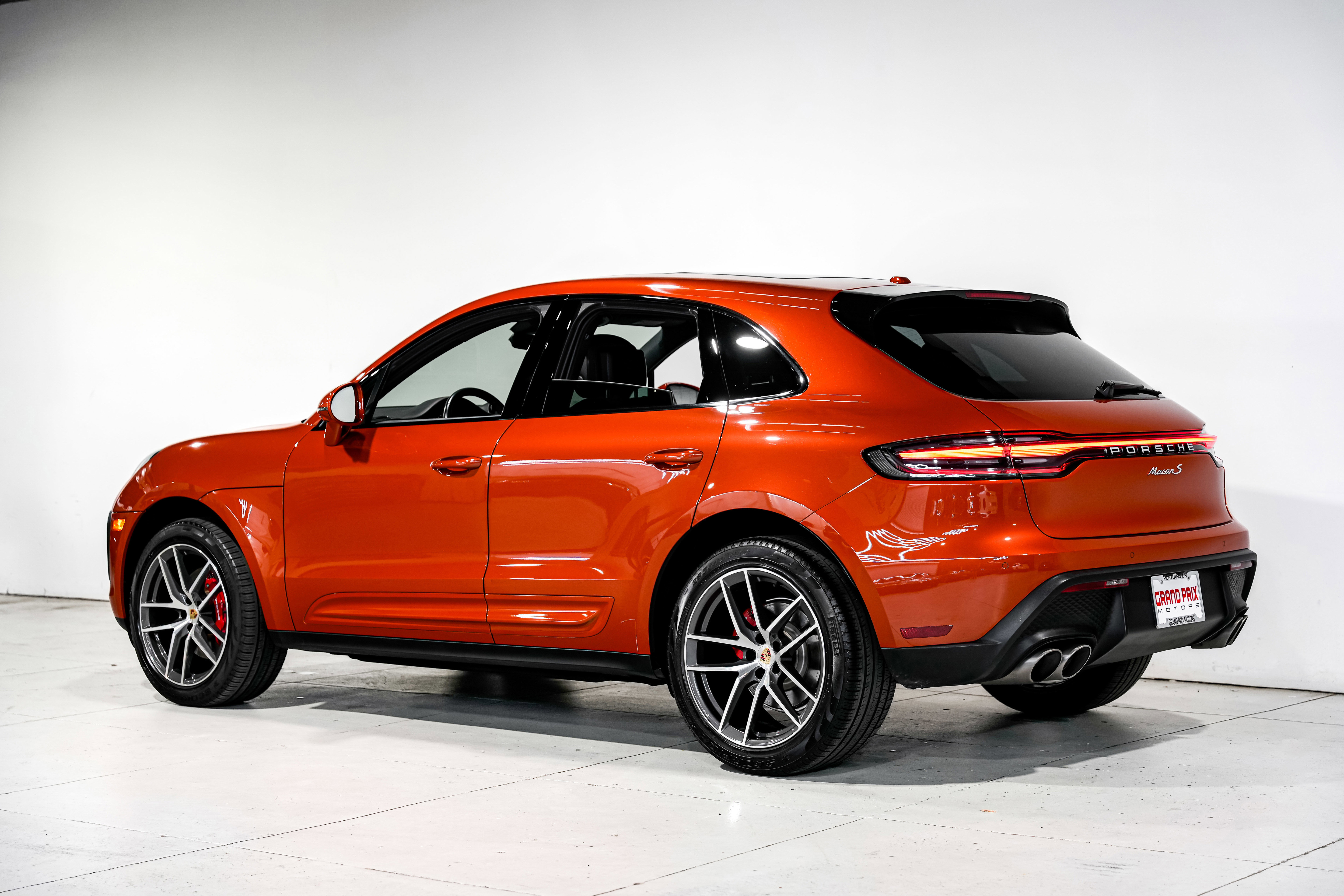 Used 2023 Porsche Macan S image 8