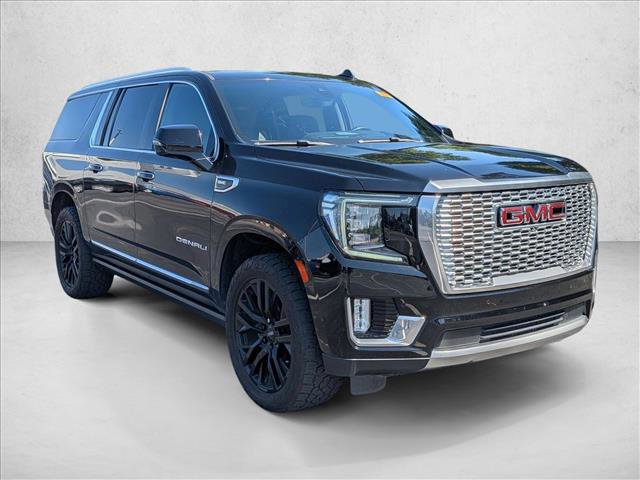 Used 2021 GMC Yukon XL Denali w/ Denali Premium Package AWD/4WD image 4