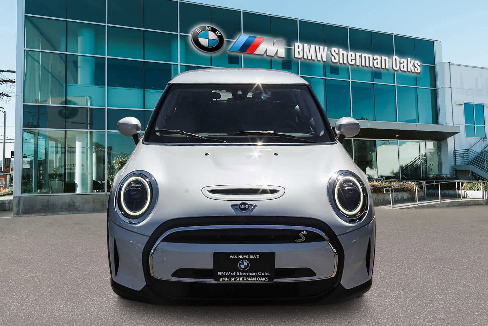 Used 2024 MINI Cooper SE image 2
