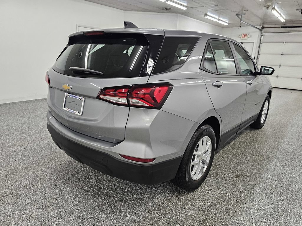 Used 2024 Chevrolet Equinox LS FWD image 4