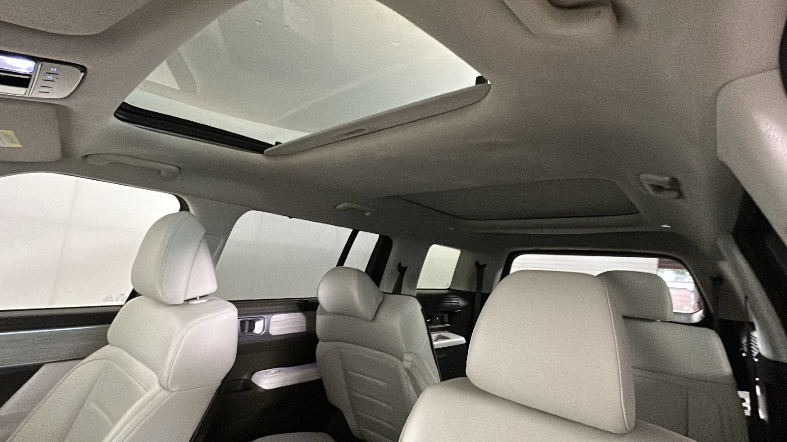 Used 2024 Hyundai Santa Fe Calligraphy FWD image 16