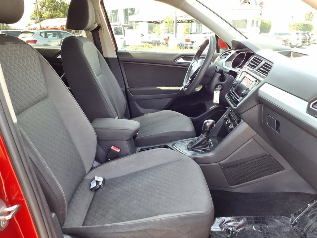 Used 2018 Volkswagen Tiguan S FWD image 7