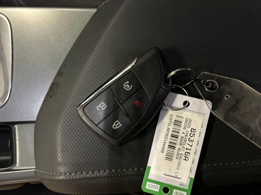 Used 2025 Chevrolet Equinox EV LT FWD image 20