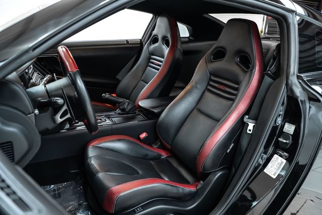 Used 2014 Nissan GT-R Black Edition AWD/4WD image 20