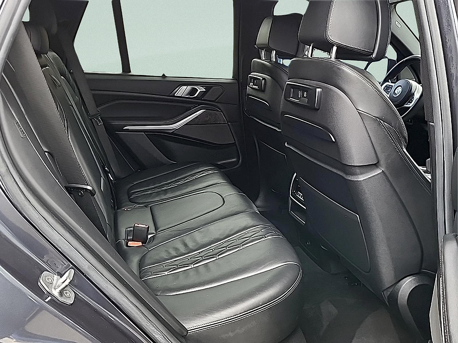 Used 2019 BMW X5 xDrive50i w/ M Sport Package AWD/4WD image 11