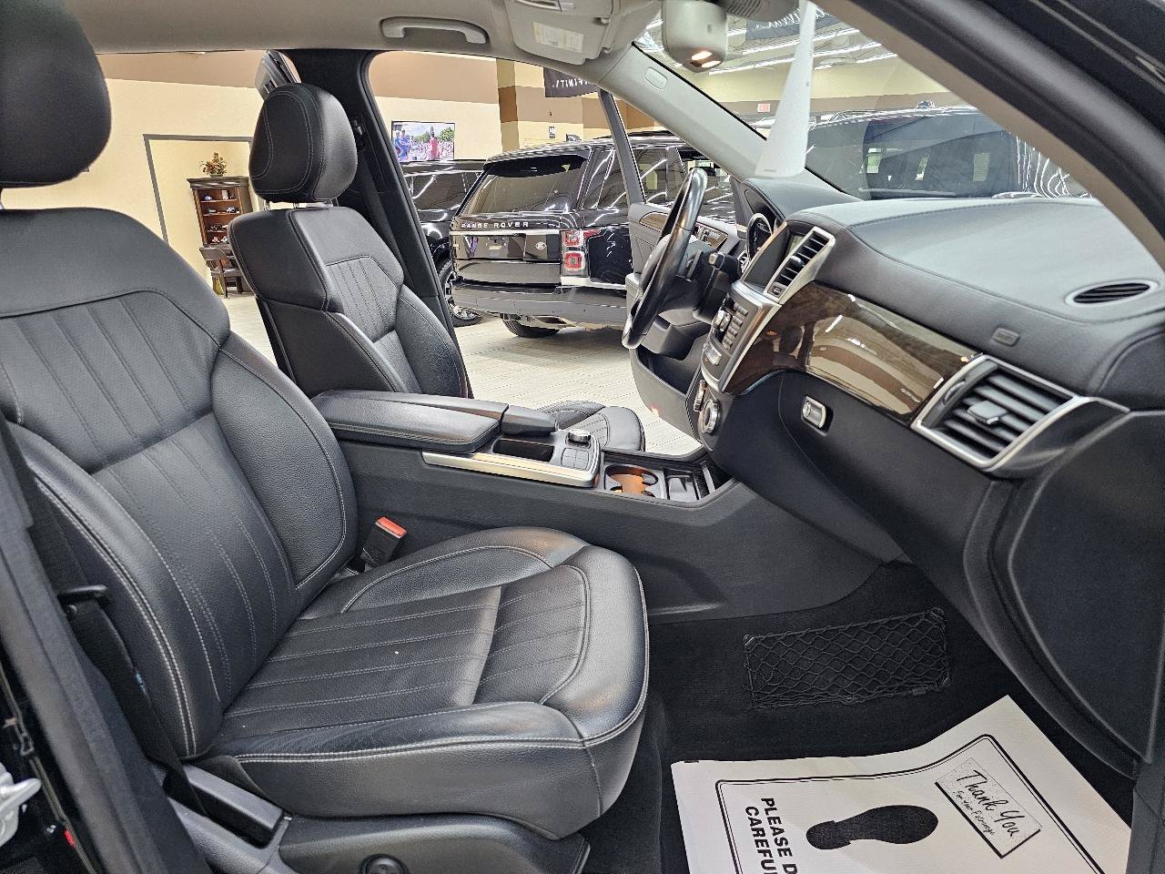 Used 2015 Mercedes-Benz GL 450 4MATIC w/ Appearance Package image 23