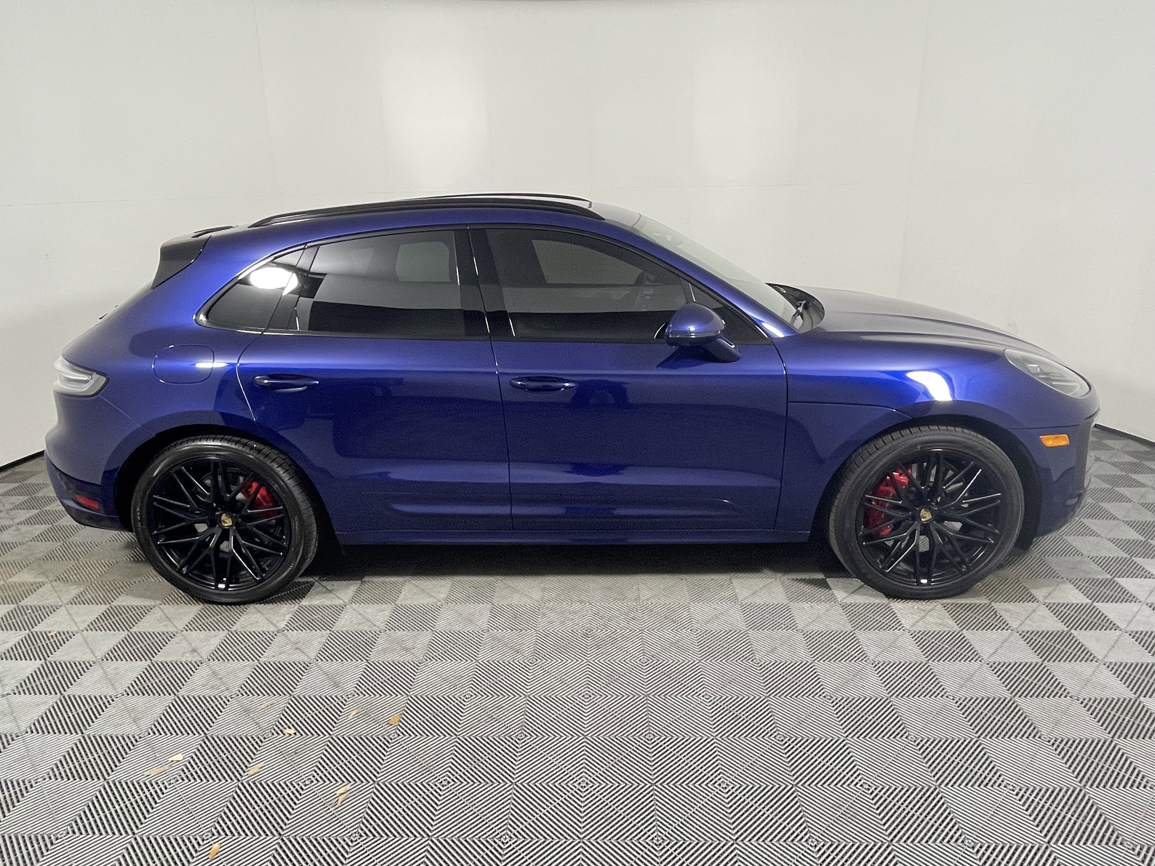 Certified 2023 Porsche Macan GTS image 8