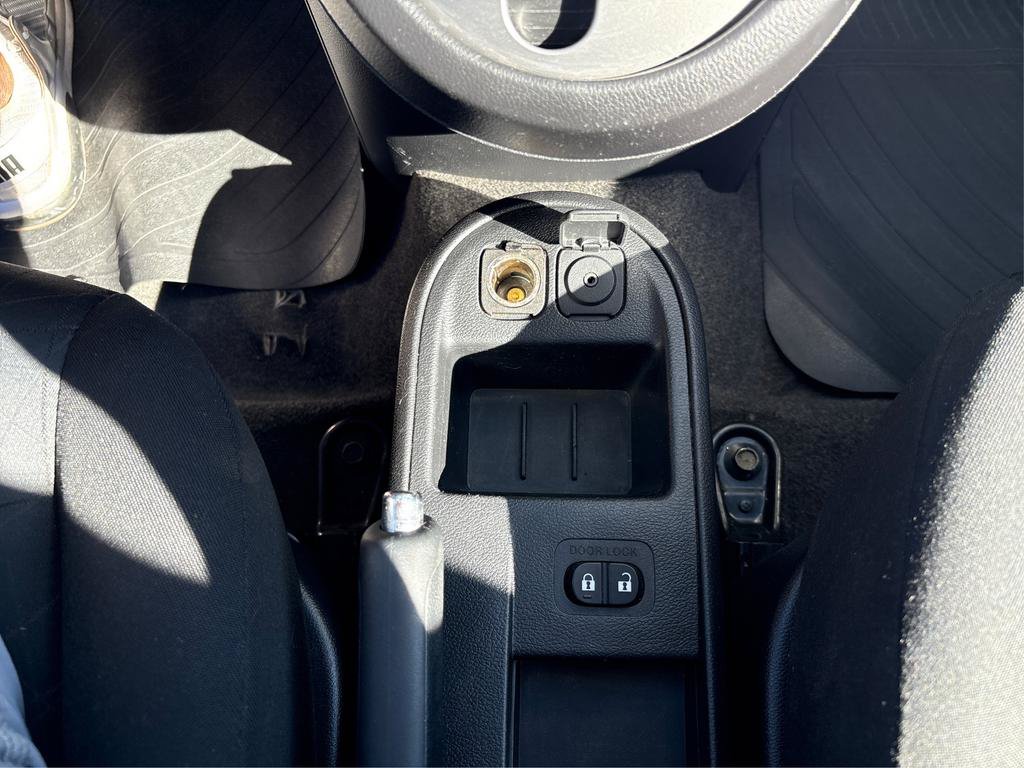 Used 2012 MAZDA MAZDA2 Sport FWD image 32