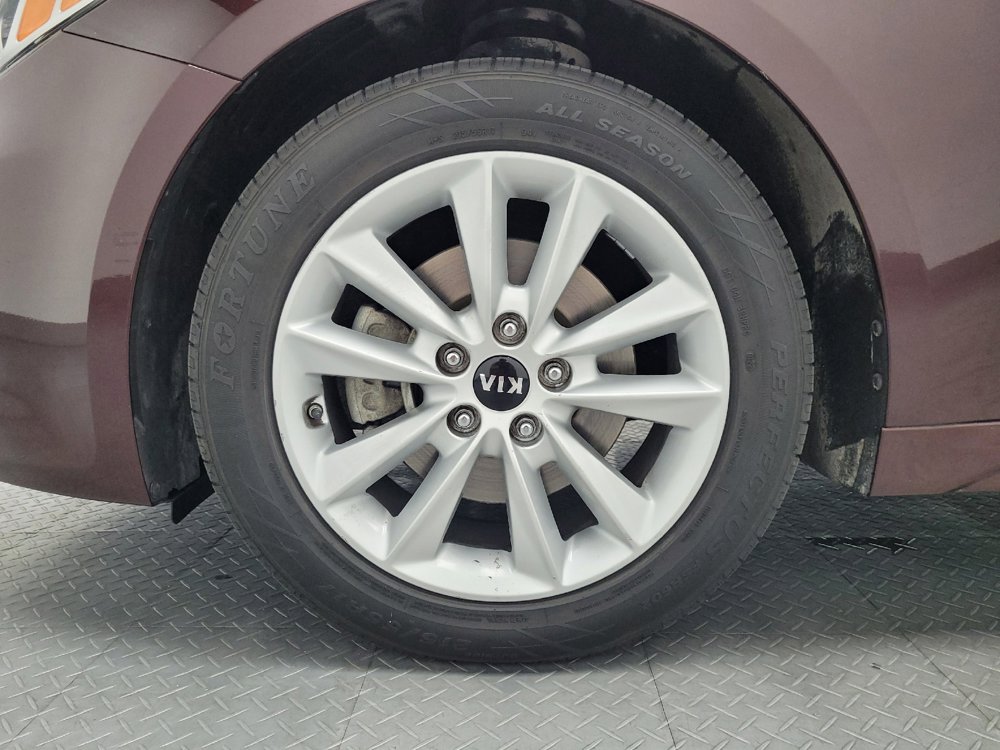 Used 2018 Kia Optima LX w/ 17" Alloy Wheels Package FWD image 31