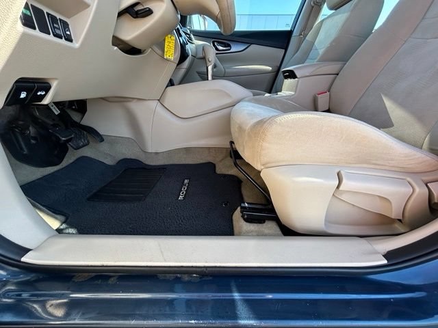 Used 2015 Nissan Rogue S AWD/4WD image 24