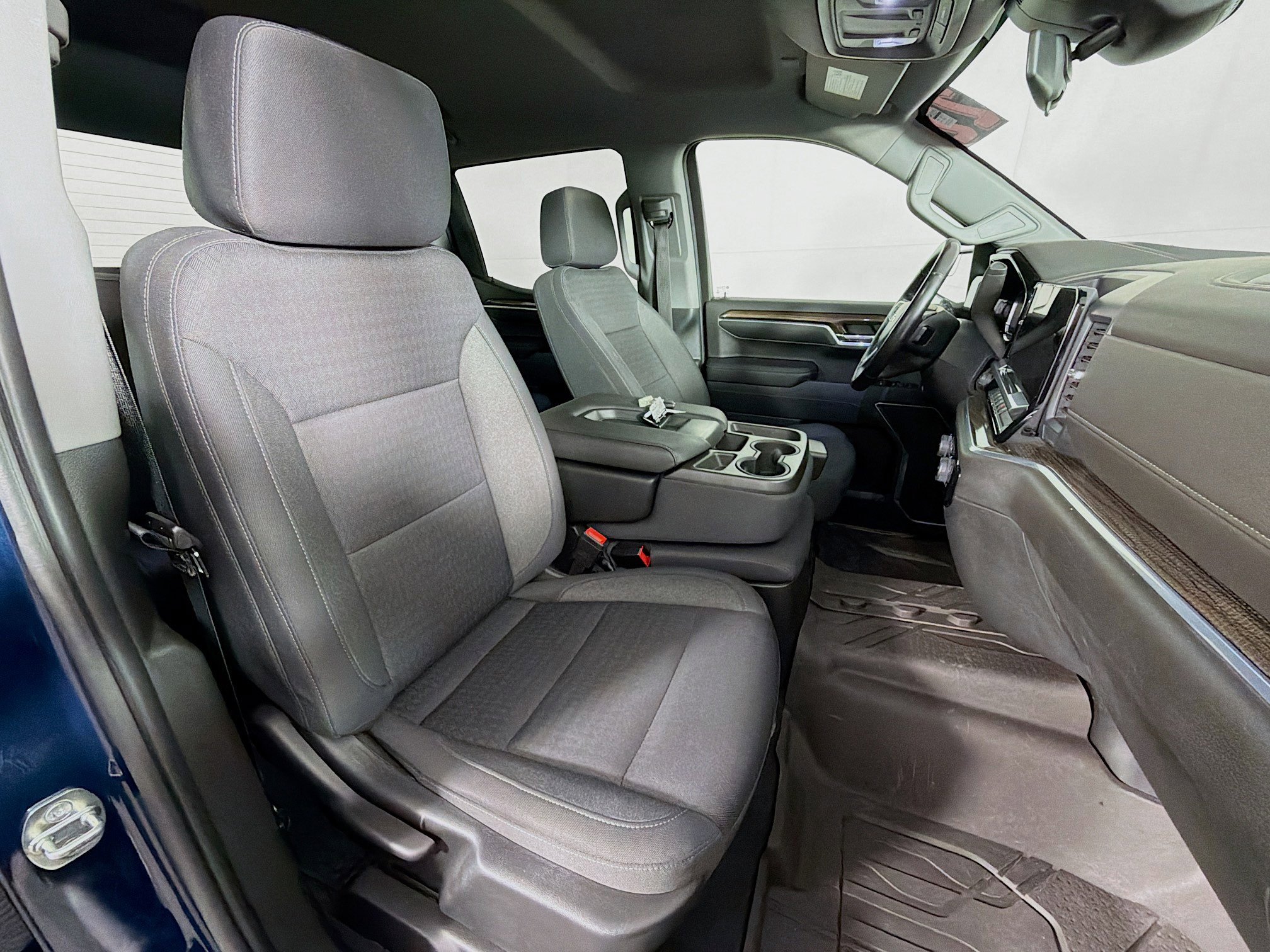 Used 2022 Chevrolet Silverado 1500 LT image 28