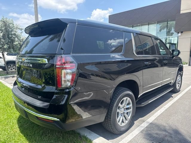 Used 2024 Chevrolet Suburban LT RWD image 6