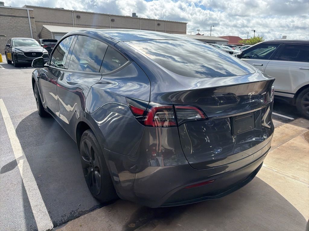 Used 2022 Tesla Model Y Long Range image 8