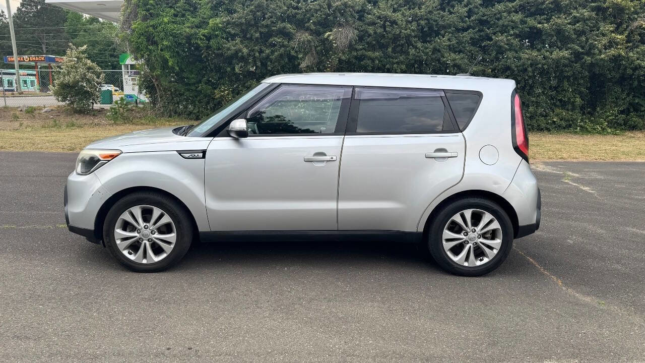 Used 2014 Kia Soul + w/ Audio Package FWD image 5