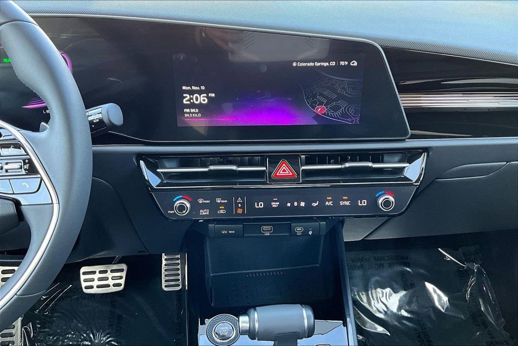 Used 2024 Kia Niro EX Touring image 6