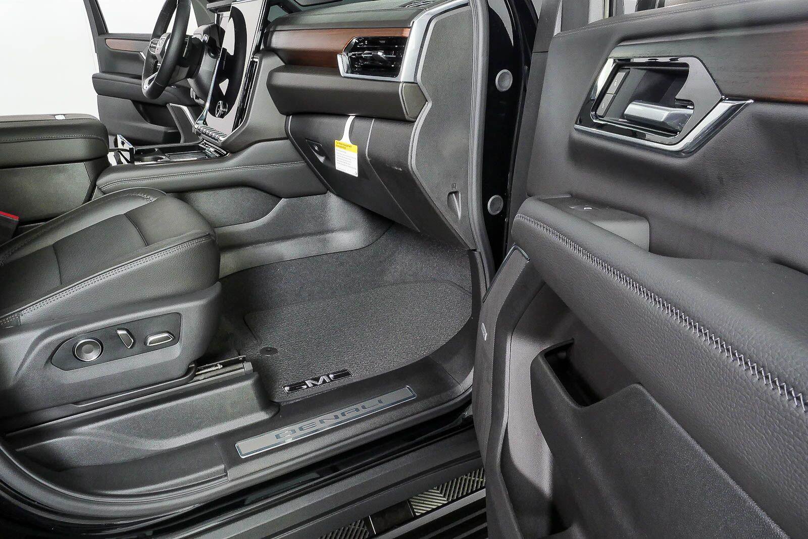 New 2026 GMC Yukon XL Denali w/ Denali Reserve Package AWD/4WD image 26