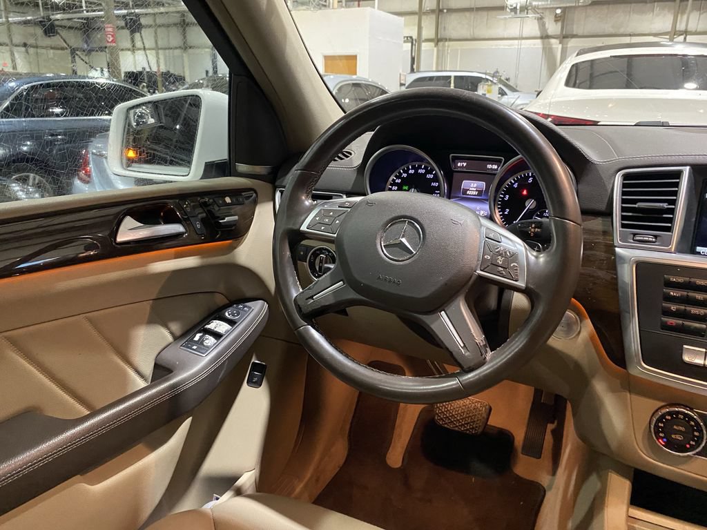 Used 2016 Mercedes-Benz GL 450 4MATIC image 3