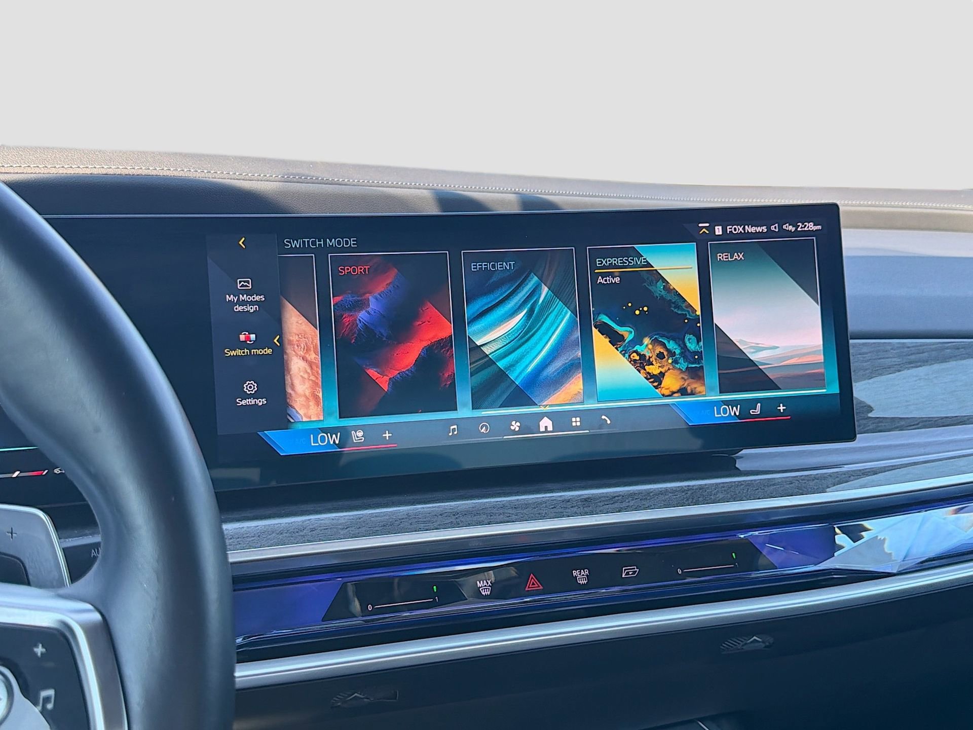 Certified 2025 BMW 740i image 31