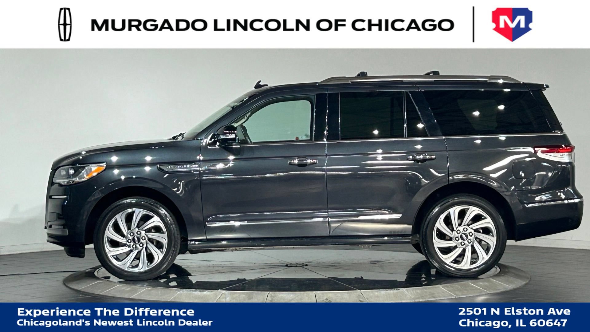 Used 2023 Lincoln Navigator Reserve AWD/4WD image 5