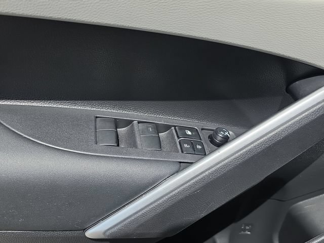 Used 2024 Toyota Corolla Cross L FWD image 17