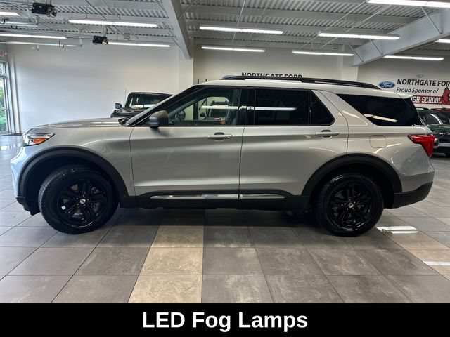 Used 2020 Ford Explorer XLT w/ Equipment Group 202A AWD/4WD image 17