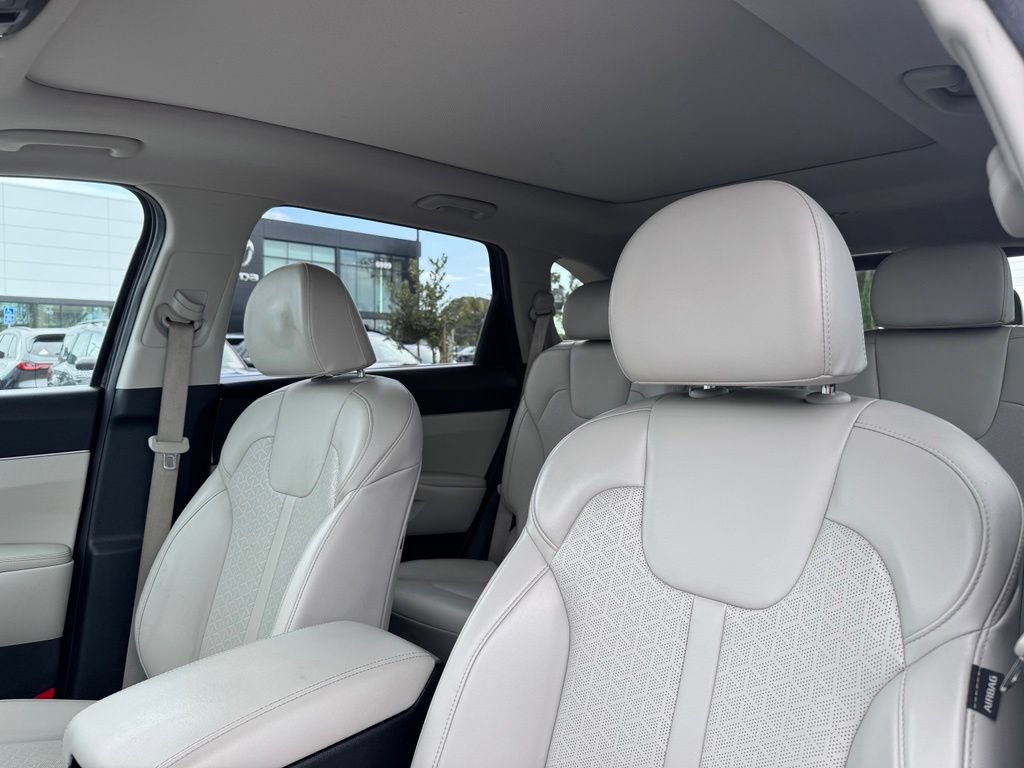 Used 2023 Kia Sorento EX w/ Panoramic Sunroof Package FWD image 17