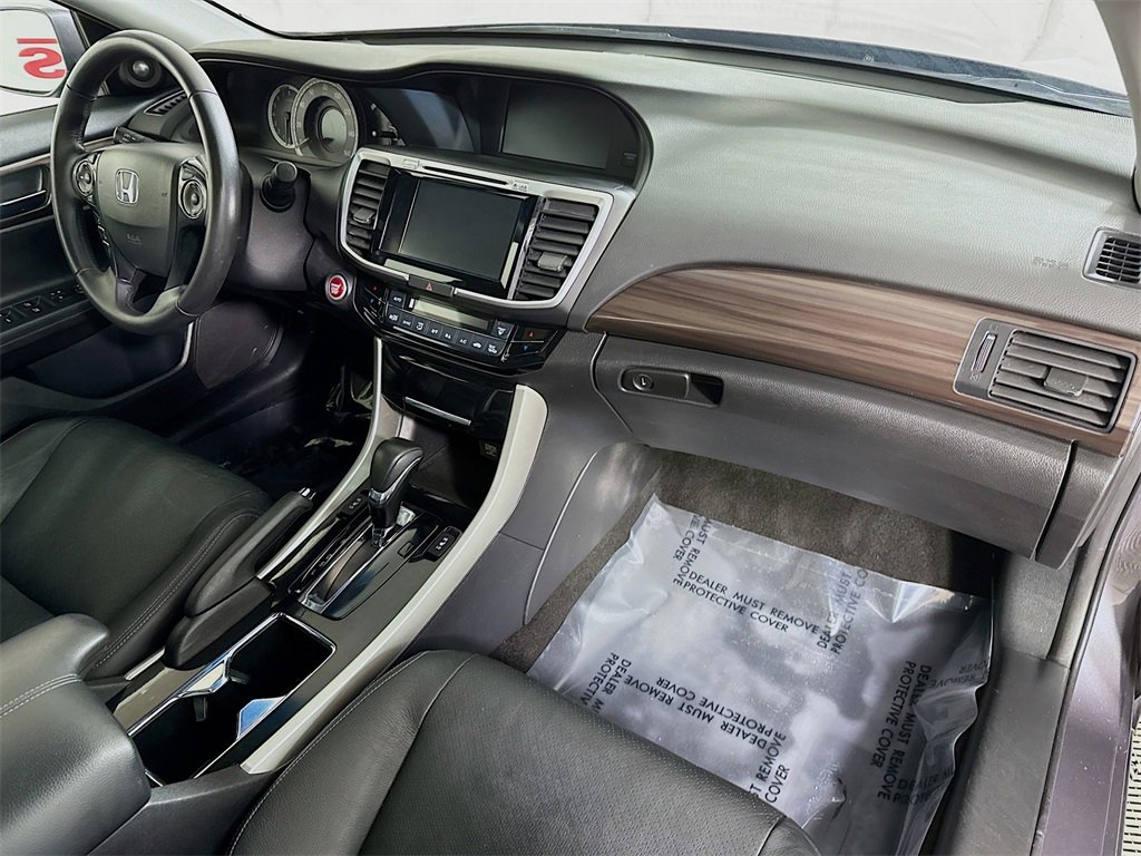 Used 2017 Honda Accord EX-L image 31