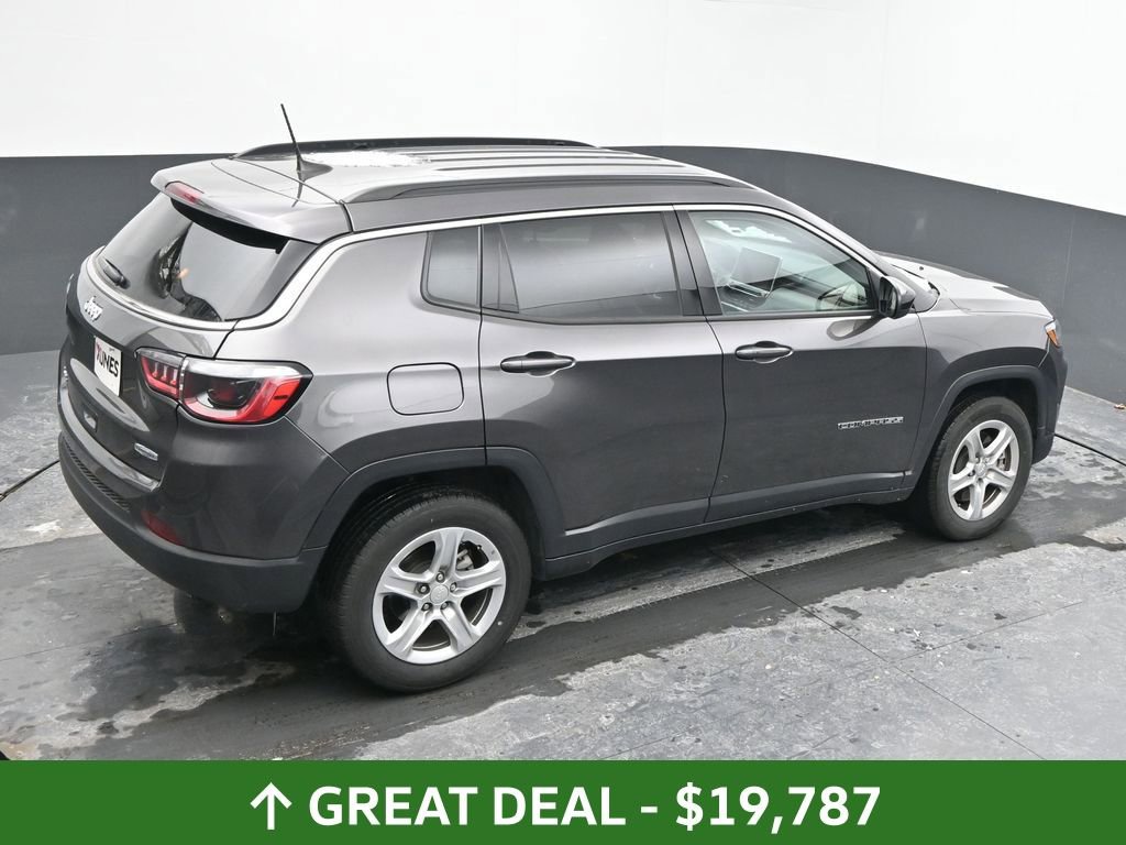 Used 2024 Jeep Compass Latitude image 43